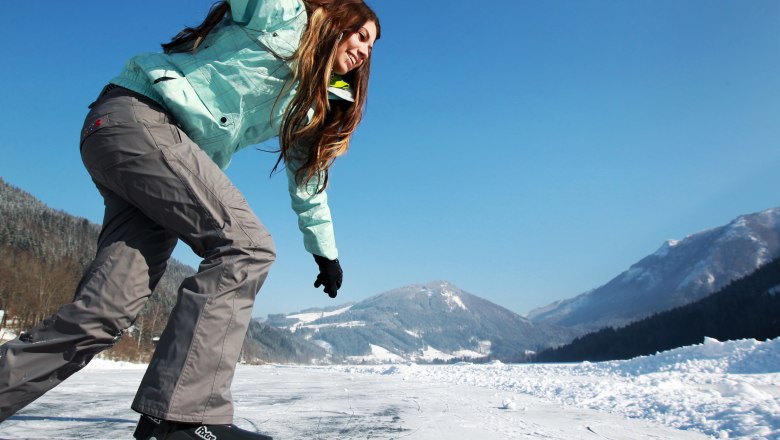 Ice skating on Lake Lunz, © weinfranz.at Ice skating on Lake Lunz, © weinfranz.at