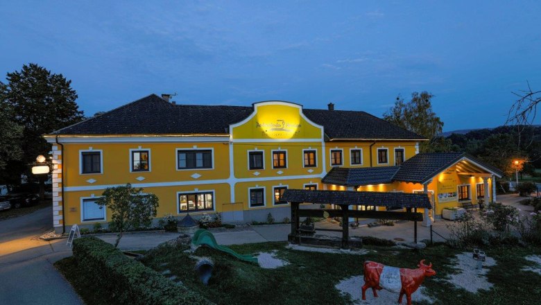 Perbersdorfer wine tavern and hotel, © Perbersdorfer Heuriger und Hotel Perbersdorfer wine tavern and hotel, © Perbersdorfer Heuriger und Hotel