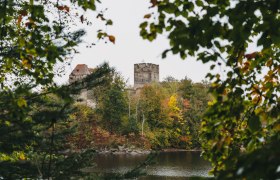 Ottenstein reservoir - view of the Lichtenfels ruins, © Line Sulzbacher Ottenstein reservoir - view of the Lichtenfels ruins, © Line Sulzbacher