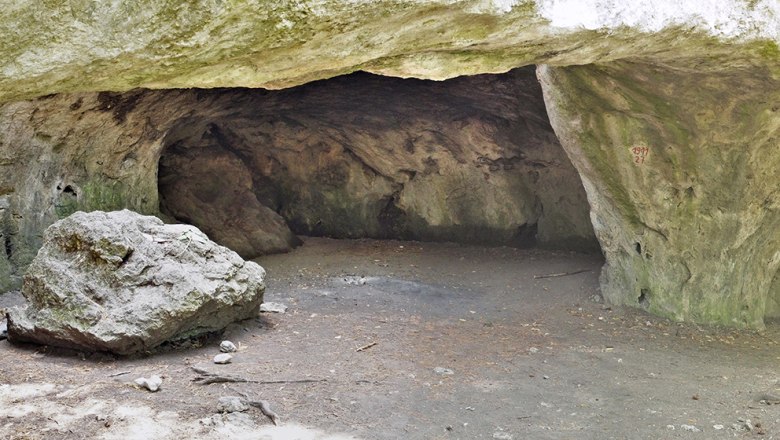 The King's Cave - a famous discovery site, © Michael Huber The King's Cave - a famous discovery site, © Michael Huber