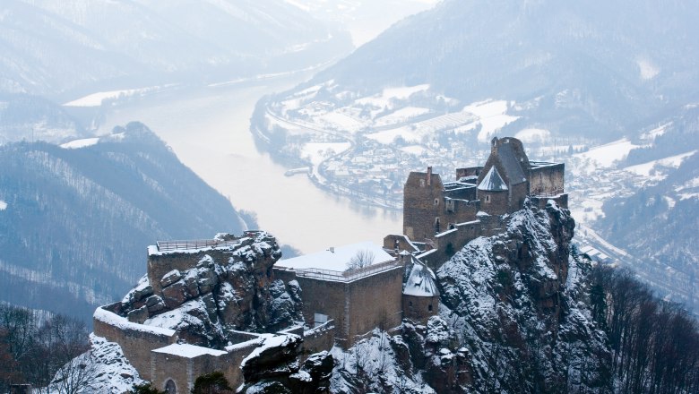 Aggstein ruins in winter, © Lachlan Blair Aggstein ruins in winter, © Lachlan Blair