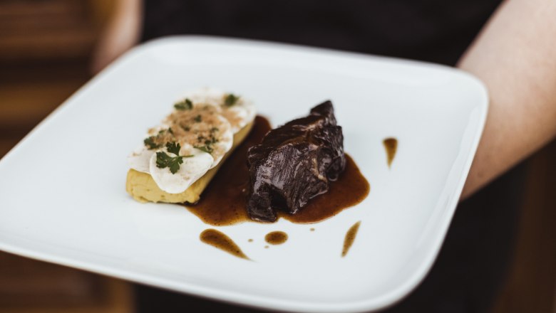 Rindsbackerl, Champignon auf Erdäpfel Soufflé, © Niederösterreich Werbung/David Schreiber Rindsbackerl, Champignon auf Erdäpfel Soufflé, © Niederösterreich Werbung/David Schreiber