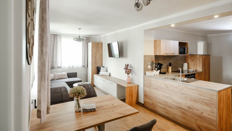 Grey Burgundy living room, © Michael Reidinger Grey Burgundy living room, © Michael Reidinger