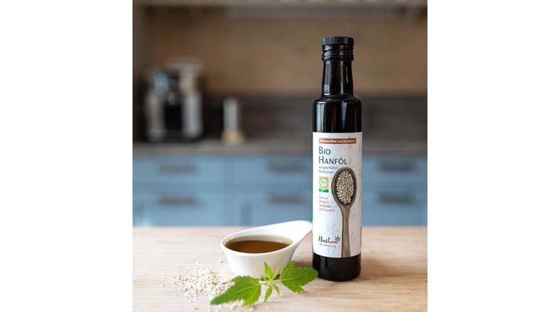 Organic hemp oil, © Hanfland Organic hemp oil, © Hanfland