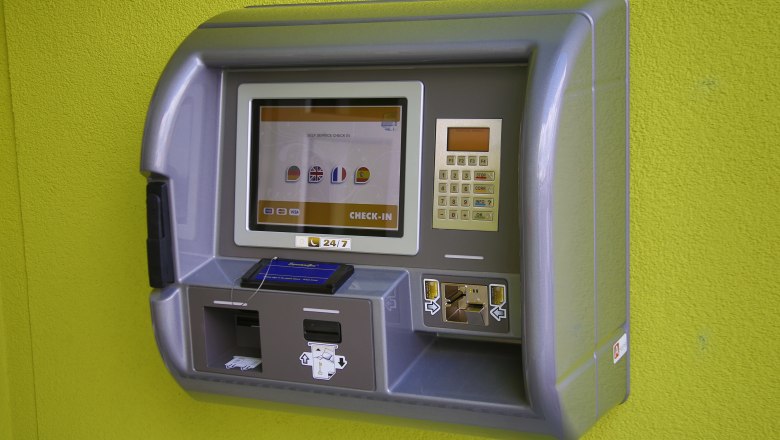 Smart Motel check-in machine, © Smart Motel GmbH Smart Motel check-in machine, © Smart Motel GmbH