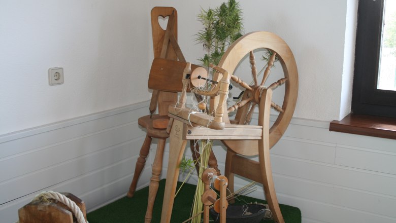 Spinning wheel for hemp ropes, © Gemeinde Reingers Spinning wheel for hemp ropes, © Gemeinde Reingers