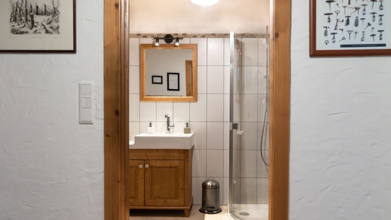 Bathroom with shower, © Weinakademie Retz Bathroom with shower, © Weinakademie Retz