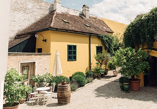 Southern flair at the winery, © Weingut Ebner-Ebenauer Southern flair at the winery, © Weingut Ebner-Ebenauer