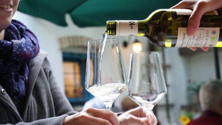 Tasting, © Bio-Weinbau Killmeyer Tasting, © Bio-Weinbau Killmeyer