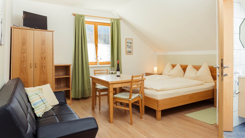 Room view at the Jakob organic winery, © Bioweingut Jakob Room view at the Jakob organic winery, © Bioweingut Jakob