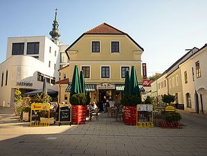 City café with sidewalk café on Thörringplatz, © K.und K. Stadtkaffee City café with sidewalk café on Thörringplatz, © K.und K. Stadtkaffee