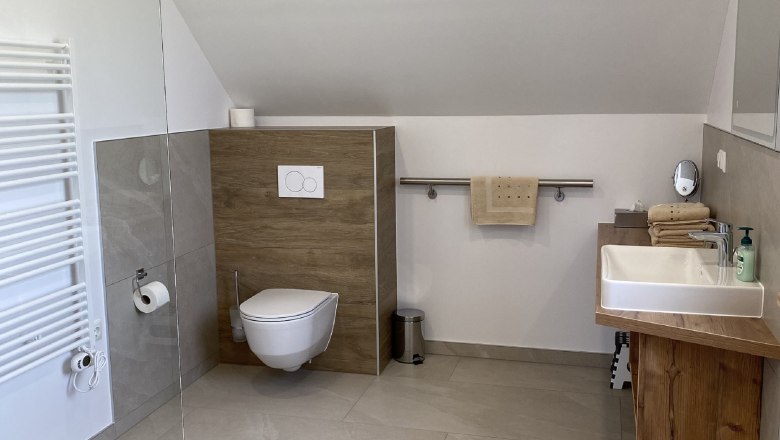 Bathroom in room 3, © Hofbauer-Hof, Fotograf Josef Hofbauer Bathroom in room 3, © Hofbauer-Hof, Fotograf Josef Hofbauer