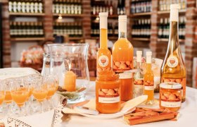 Apricot products, © Steve Haider Apricot products, © Steve Haider