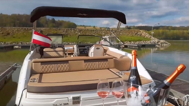 On a boat trip on the Danube, © Attack Werbeagentur (www.attack.at) On a boat trip on the Danube, © Attack Werbeagentur (www.attack.at)