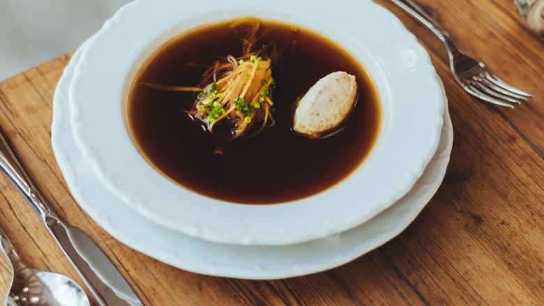 Klare Rindssuppe mit Einlagenvariation, © Niederösterreich Werbung/David Schreiber Klare Rindssuppe mit Einlagenvariation, © Niederösterreich Werbung/David Schreiber