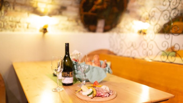 A hearty snack, © Alexander Pfeffel A hearty snack, © Alexander Pfeffel