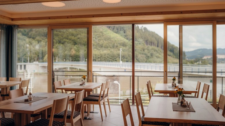 Die Donau und die Stadt Grein immer im Blick, © Niederösterreich Werbung/Daniela Führer Die Donau und die Stadt Grein immer im Blick, © Niederösterreich Werbung/Daniela Führer