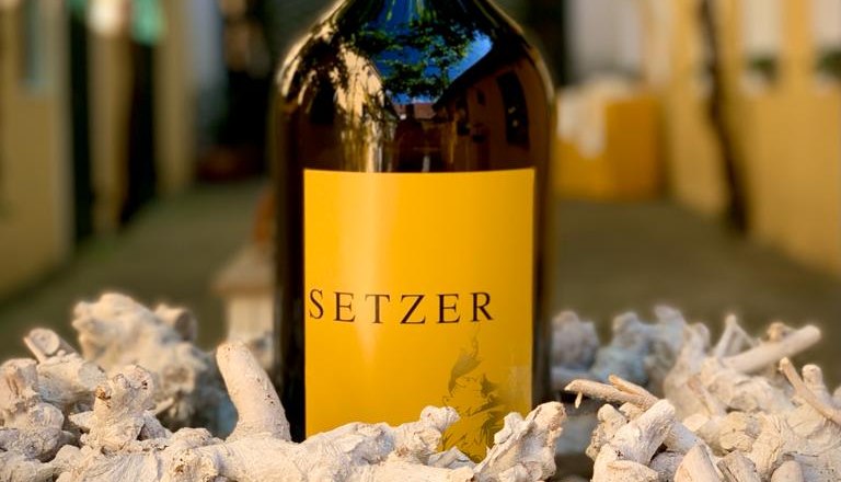 Magnum bottle, © Marie-Theres Setzer Magnum bottle, © Marie-Theres Setzer