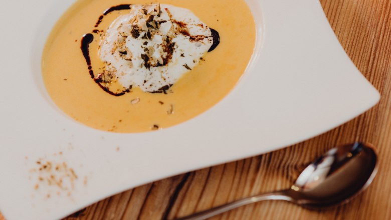 Pumpkin soup with pumpkin seed oil, © Niederösterreich Werbung/Klaus Engelmayer Pumpkin soup with pumpkin seed oil, © Niederösterreich Werbung/Klaus Engelmayer