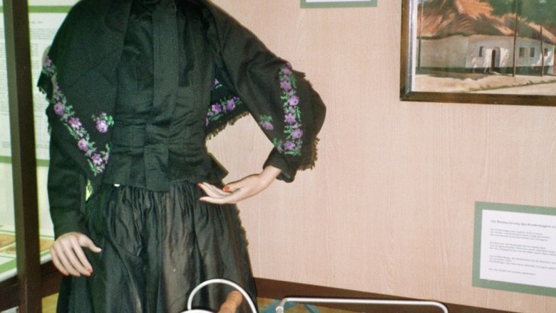 Traditional costume doll, © Adolf Haider Traditional costume doll, © Adolf Haider