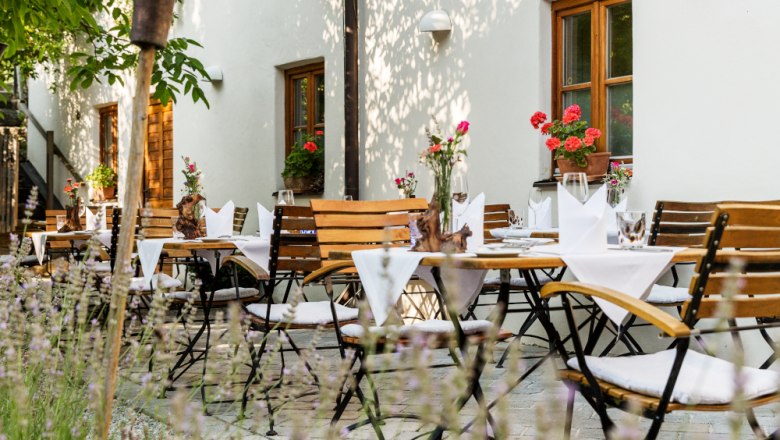 Inner courtyard at the Nigl winery, © Weingut Nigl GmbH Inner courtyard at the Nigl winery, © Weingut Nigl GmbH