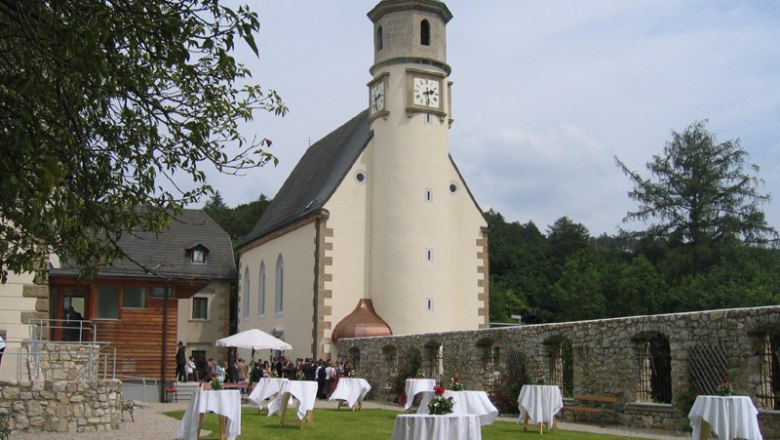 Church and civil wedding, © Verein Burg Neuhaus Church and civil wedding, © Verein Burg Neuhaus