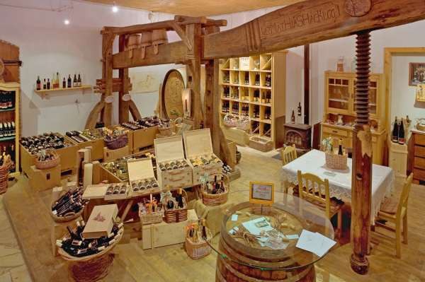 AbHofLaden, © Weingut Holzer AbHofLaden, © Weingut Holzer