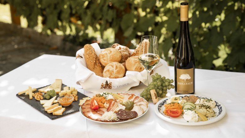 Heurigenjause_Christoph Donabaum, © Nimo Zimmerhackl Heurigenjause_Christoph Donabaum, © Nimo Zimmerhackl