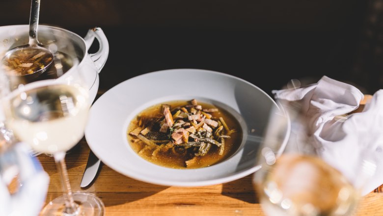 Rye beer soup with poppy seed pancakes, © Niederösterreich Werbung/Mara Hohla Rye beer soup with poppy seed pancakes, © Niederösterreich Werbung/Mara Hohla