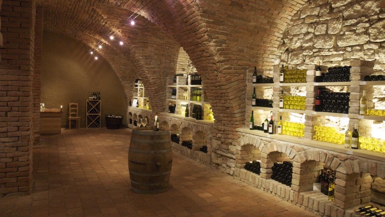 Castle wine cellar, © )Schlosshotel Mailberg Castle wine cellar, © )Schlosshotel Mailberg