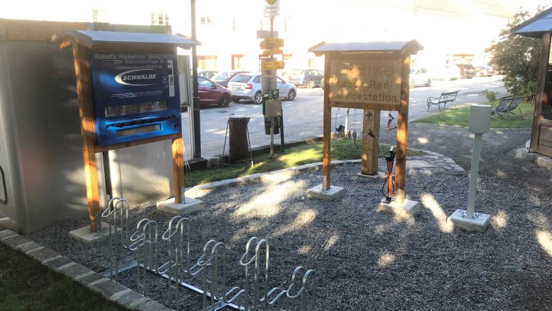 E-bike charging stations and bicycle service station, © Stadtgemeinde Drosendorf-Zissersdorf E-bike charging stations and bicycle service station, © Stadtgemeinde Drosendorf-Zissersdorf