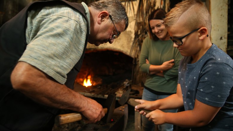 Forging, © weinfranz Forging, © weinfranz