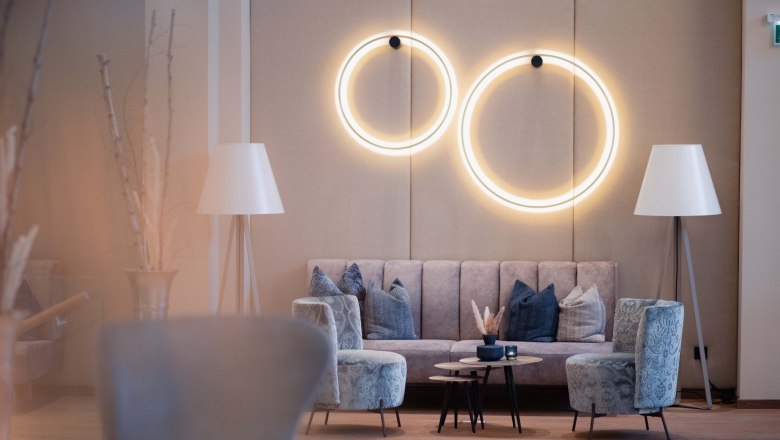 Sitting area in the Hotel Schachner lobby, © Hotel Schachner_MIKU Media Sitting area in the Hotel Schachner lobby, © Hotel Schachner_MIKU Media