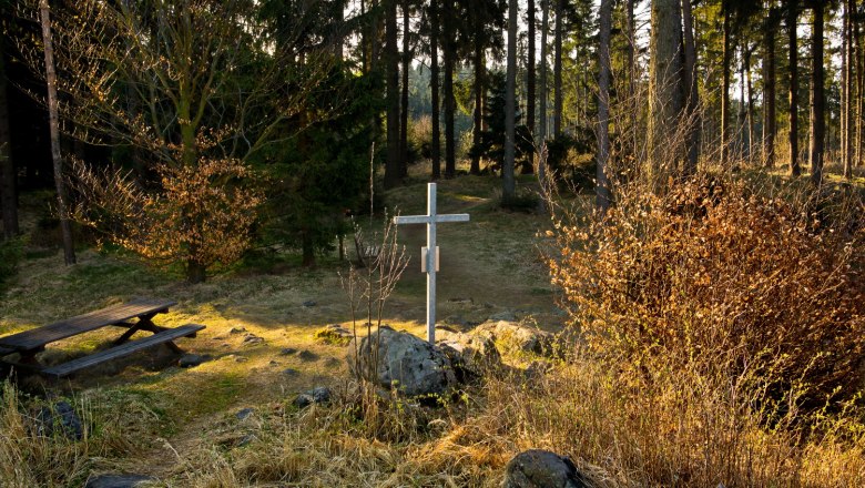 Gipfelkreuz im Herbst, © Weinhofer Gipfelkreuz im Herbst, © Weinhofer