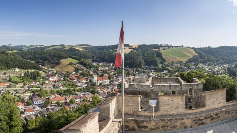 Viewpoint fire tower castle ruins, © Wiener Alpen, Foto: Franz Zwickl Viewpoint fire tower castle ruins, © Wiener Alpen, Foto: Franz Zwickl