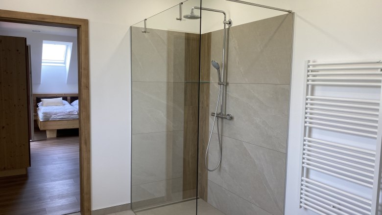 Shower, © Hofbauer-Hof, Fotograf Josef Hofbauer Shower, © Hofbauer-Hof, Fotograf Josef Hofbauer