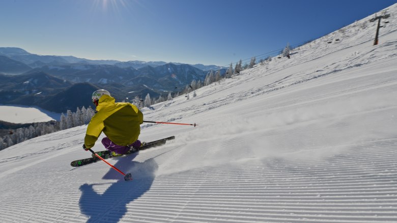 Summit slope with a view of the Erlaufsee, &copy; Bergbahnen Mitterbach