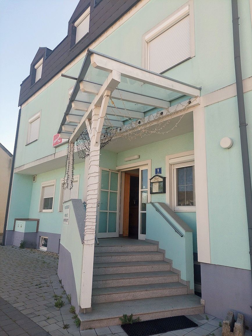 Vchod so schodiskom Gasthof Schmied-Smolka 