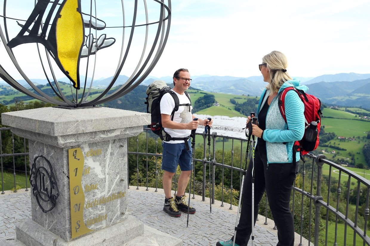 Pútnici v bazilike Sonntagberg