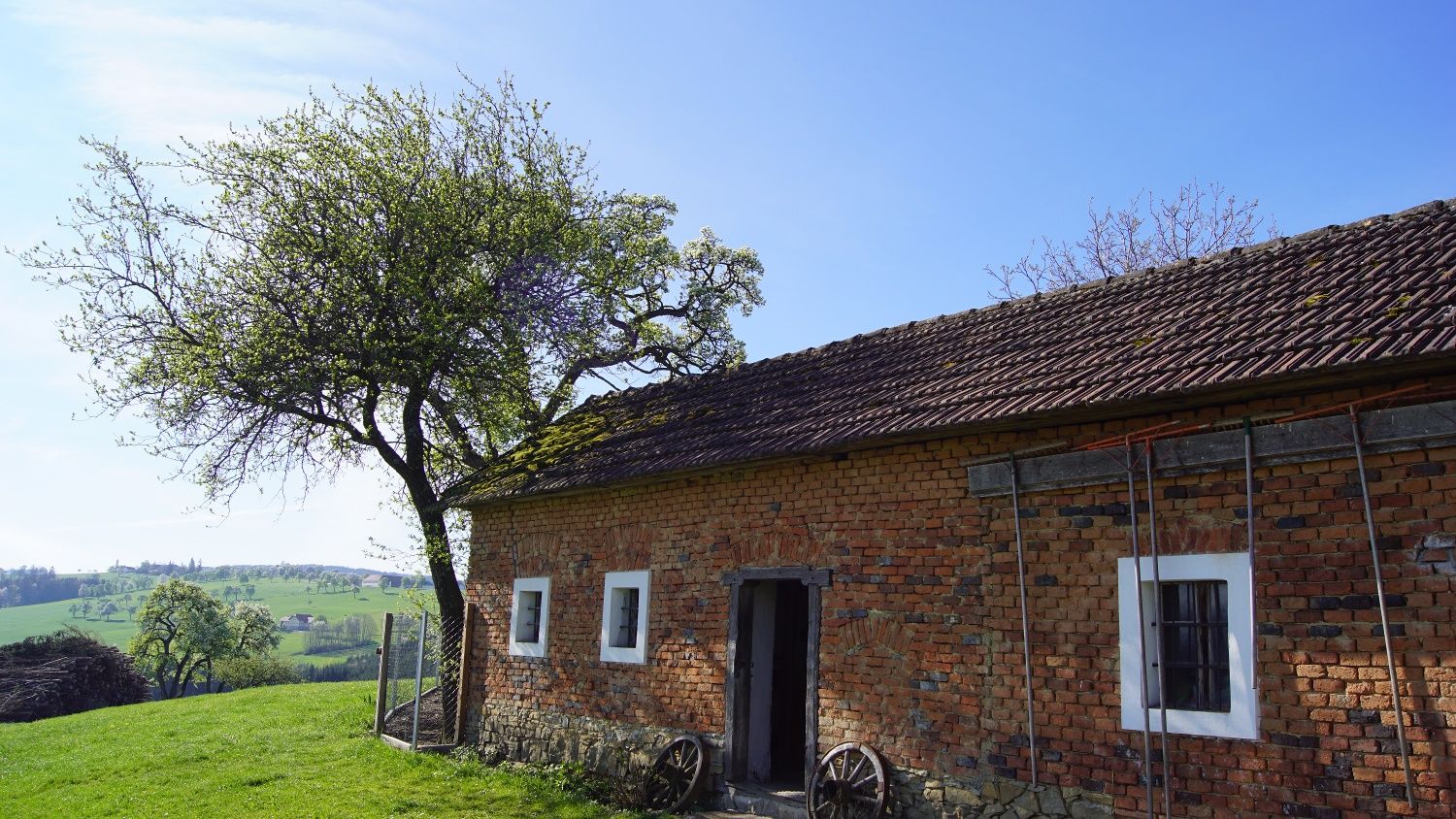 Turistická trasa s výhľadmi na Treffling