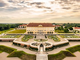Carnuntum-Schloss Hof-Bratislava Tour, &copy; Donau Nieder&ouml;sterreich - Tourismusb&uuml;ro Carnuntum-Marchfeld