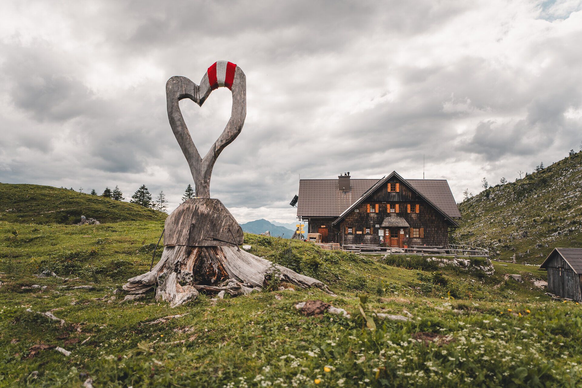 Chata Ybbstalerhütte ako výletná chata na Dürrensteinalm v Mostvierteli.