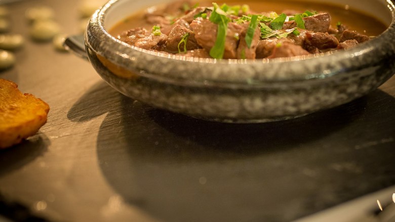 Restaurant - Lamb stew, &copy; Schlossschenke