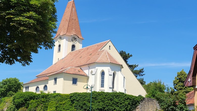 Farsk&yacute; kostol Fels am Wagram, &copy; Verena Schnatter