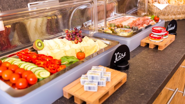 Breakfast buffet at Winzerhof Leonhartsberger, &copy; winzerhof leonhartsberger