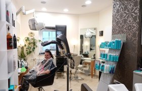 Hairdressing studio, &copy; Karin Bernreiter