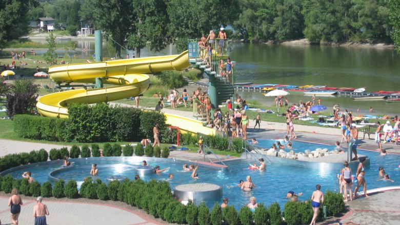 Lido_pool_slide, © strandbad