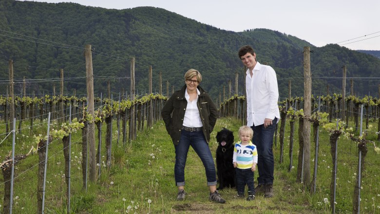 Family Erich Machherndl in the vineyard_c_Monika_Loeff, &copy; Monika Loeff