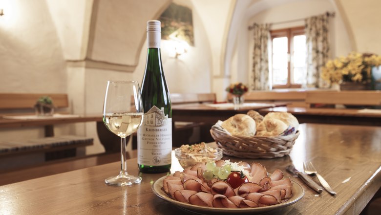 V&iacute;no z vin&aacute;rstva Kronberger Karl, &copy; Monika Loeff