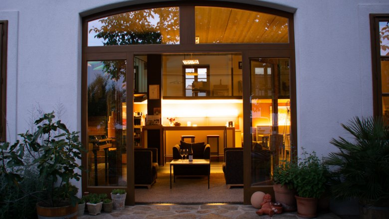 Tasting room, &copy; Weingut Frischauf